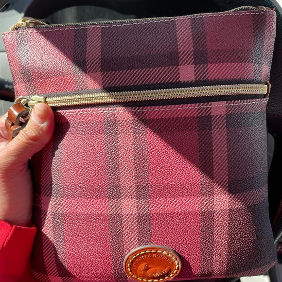 Rare Dooney and Bourke Plaid Crossbody - Picture 4 of 4